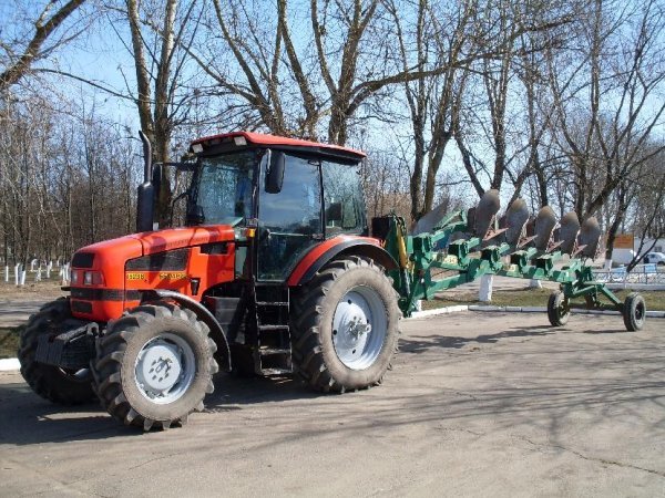 traktor-mtz-1523